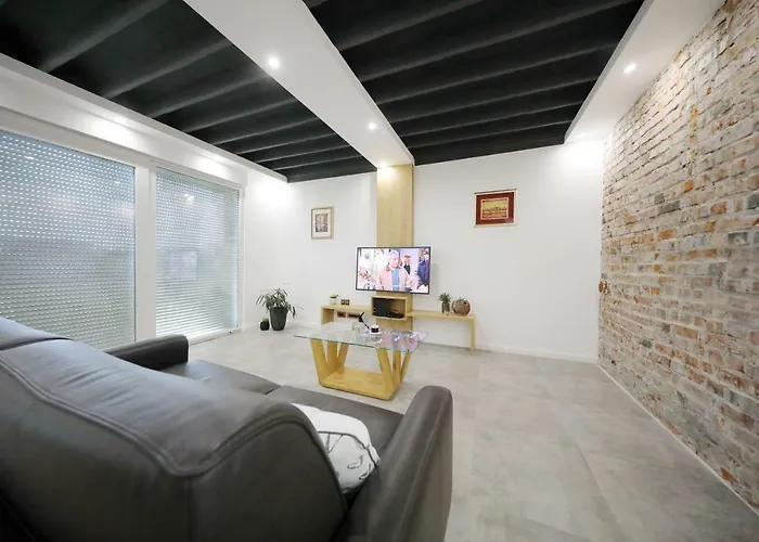 Harbour Apartment Sea View