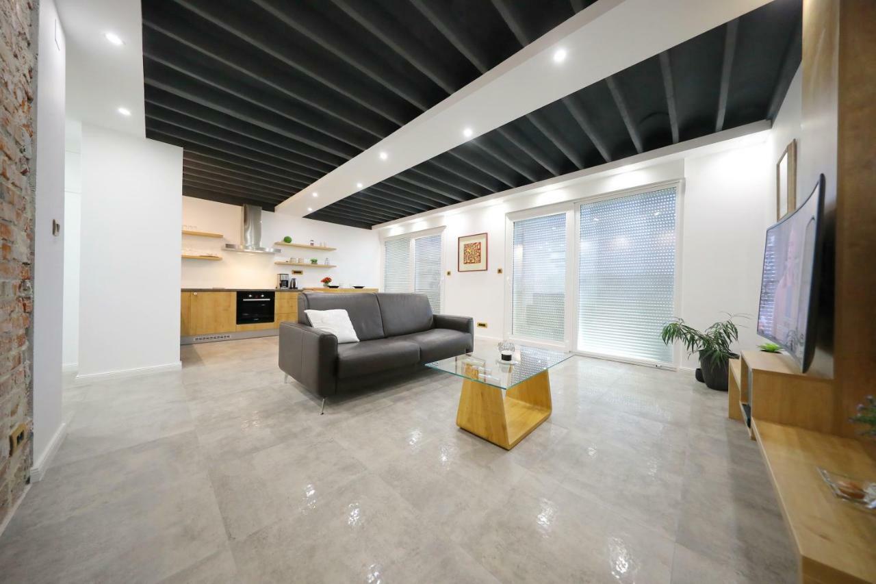 Harbour Sea View Apartament *
