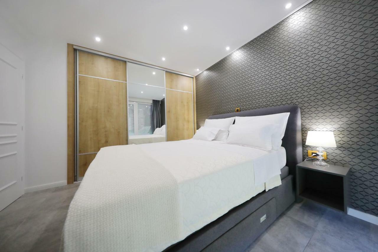 Harbour Sea View Apartment *